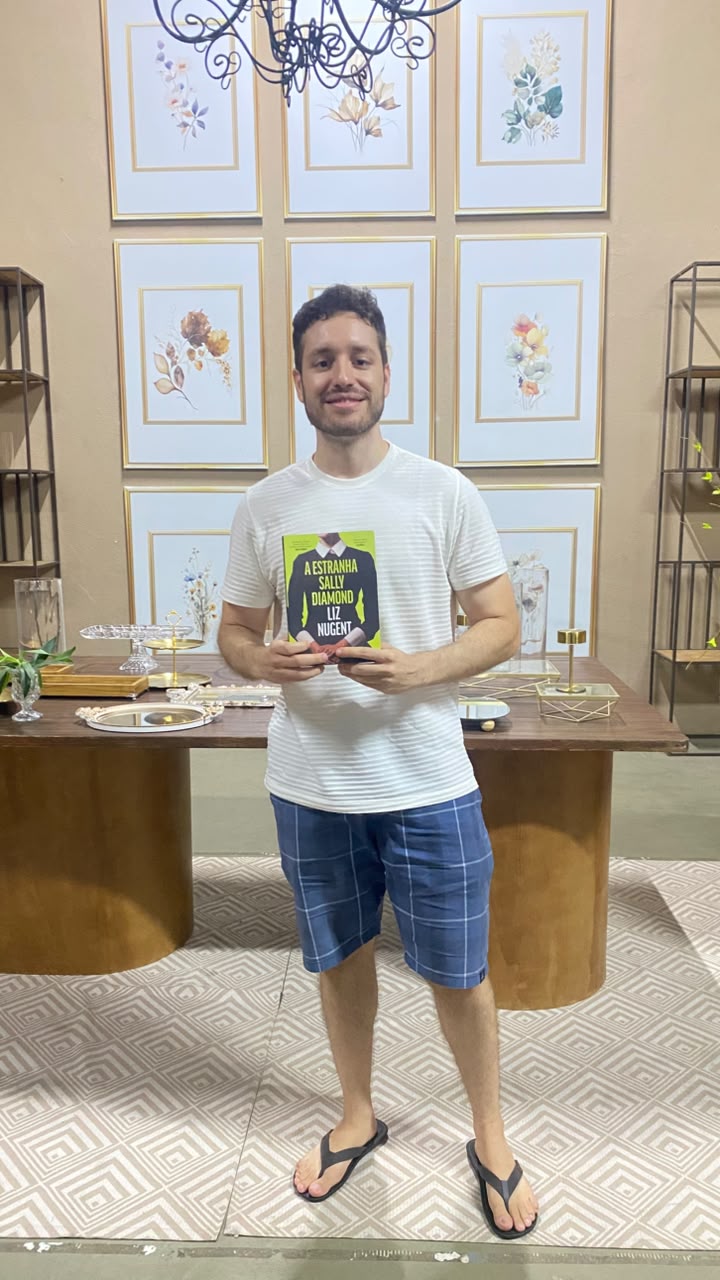 Marcos ganhador do sorteio de um dos livros doados
